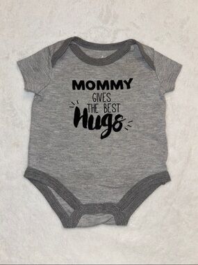 Baby essentials Grey 'Mommy Gives The Best Hugs' Baby One-Piece